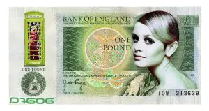 Queen Twiggy Pound note by D7606