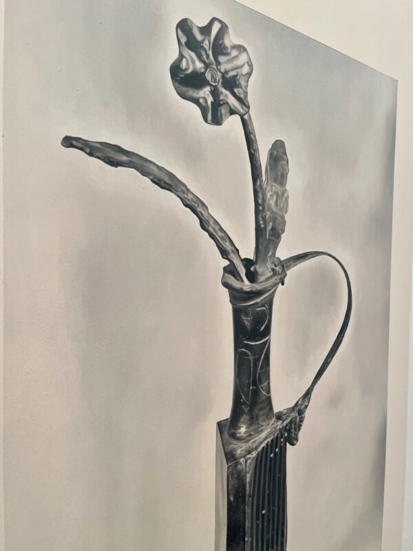 Painting of Picasso Sculpture (Vase with flower,1951) by Realf Heygate - Image 2